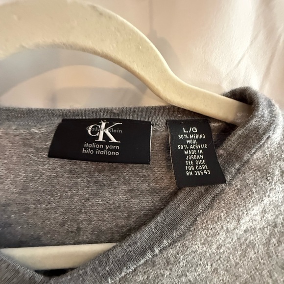 Calvin Klein Italian Yarn Knit Top - Picture 4 of 4